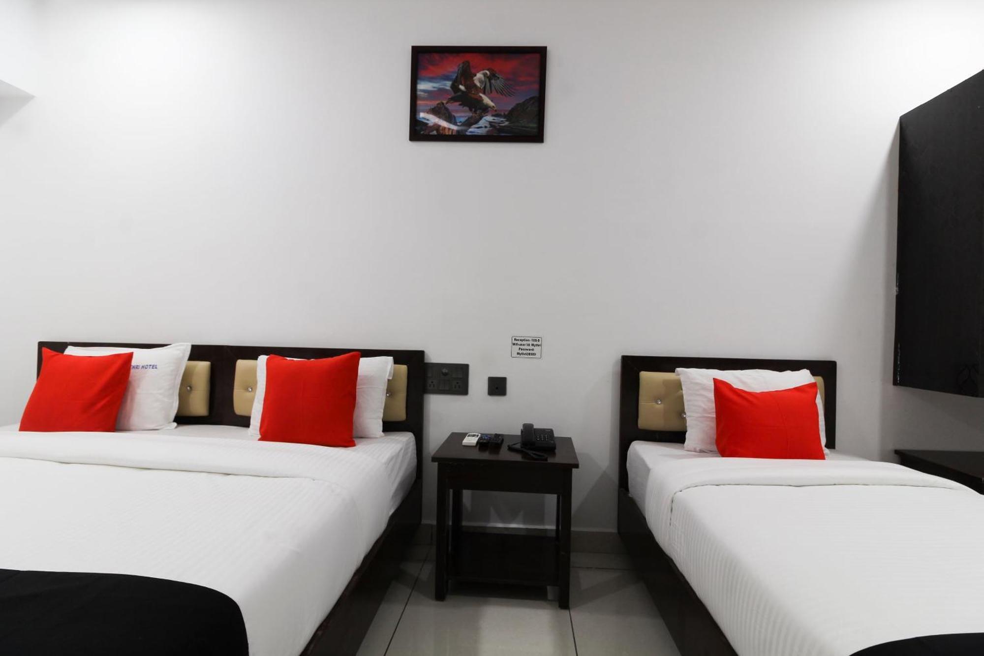 Super Mythri Hotel Near By Ecil, As Rao Nagar, Sainikpuri Maula Ali Exterior photo
